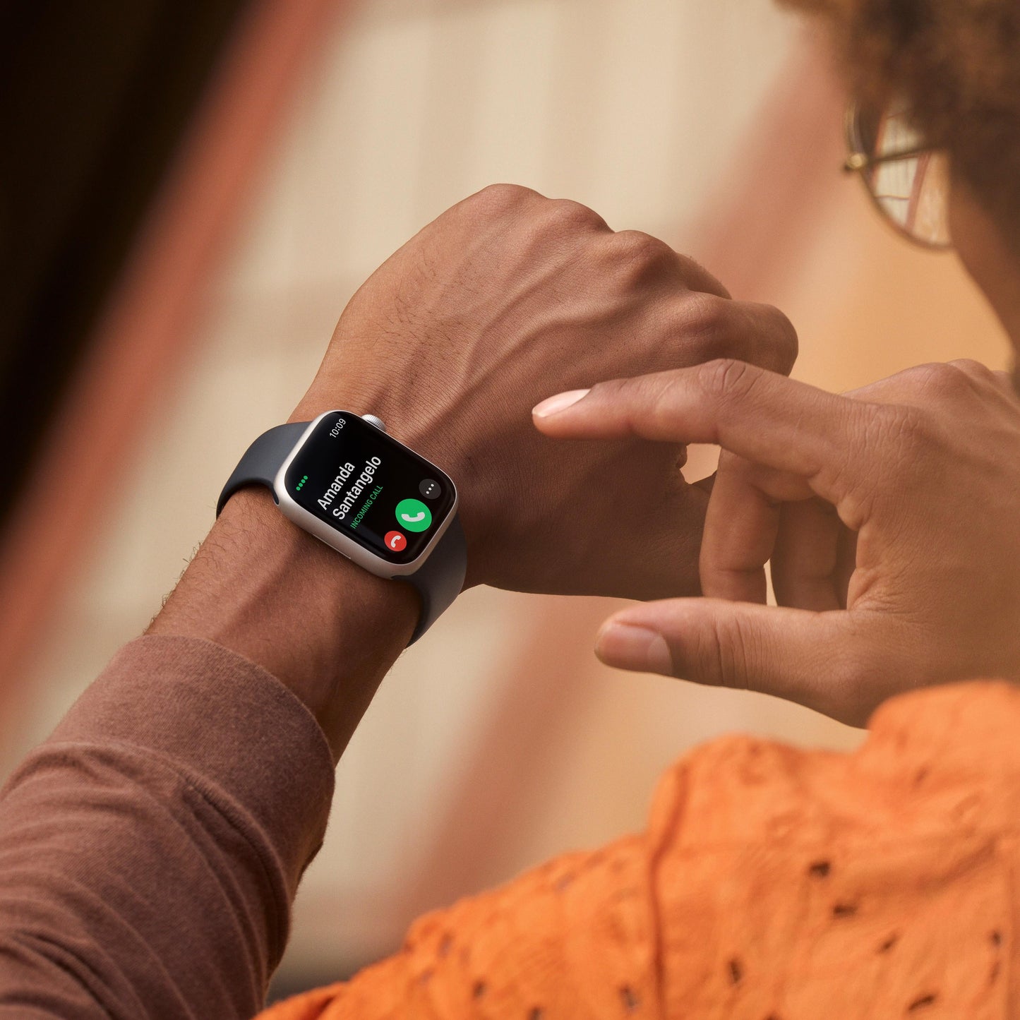 Apple Watch Series 8 GPS de 45 mm con caja de aluminio color medianoche y correa deportiva color medianoche - M/L