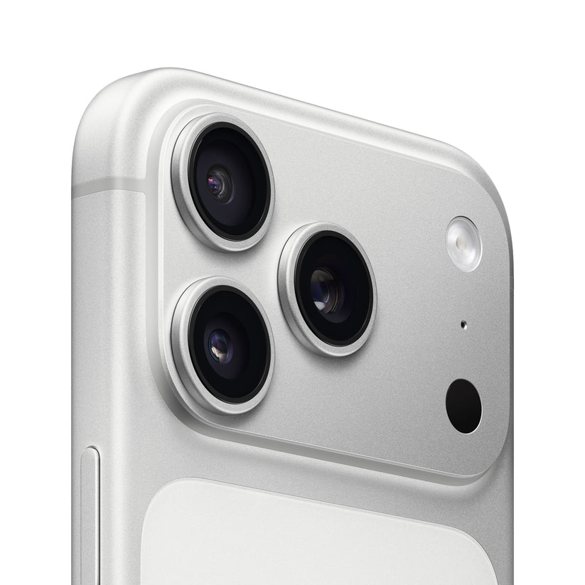 iPhone_17_Pro_Silver_PDP_Image_Position_3__en-US
