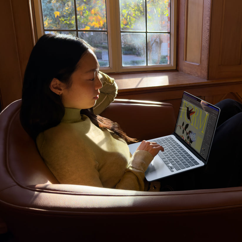 MacBook_Air_13-in_M5_Silver_PDP_Image_Position_7__en-US
