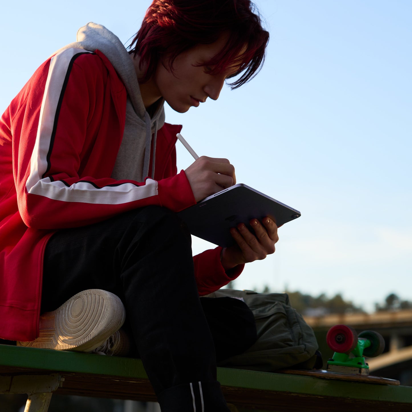 iPad_Air_Wi-Fi_Starlight_PDP_Image_Position-8__en-US