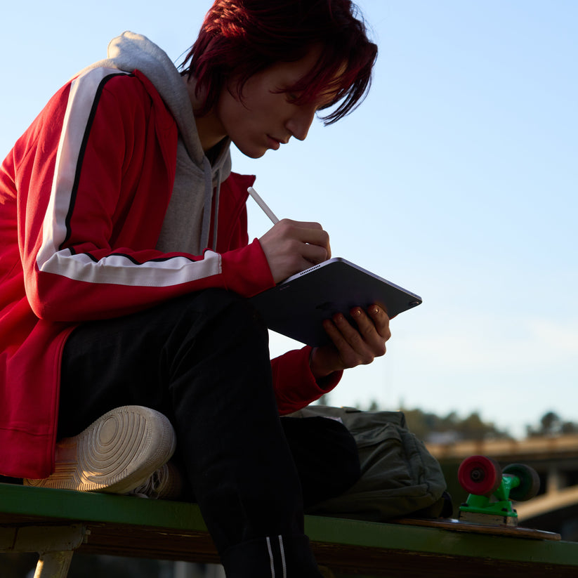 iPad_Air_Wi-Fi_Starlight_PDP_Image_Position-8__en-US
